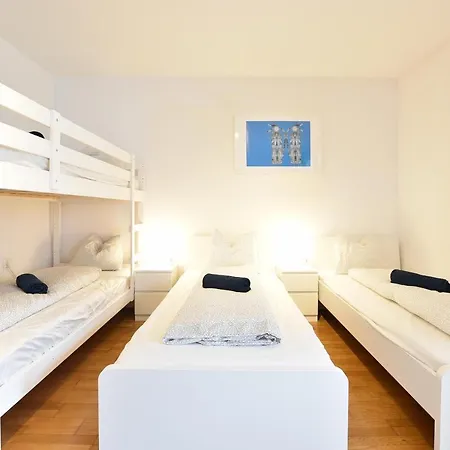 Apartment Large 6 Beds Flat Family Friendly With Private Parking *