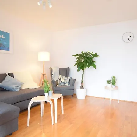 Large 6 Beds Flat Family Friendly With Private Parking Apartment Innsbruck