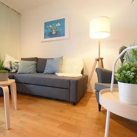 Large 6 Beds Flat Family Friendly With Private Parking Apartment Innsbruck