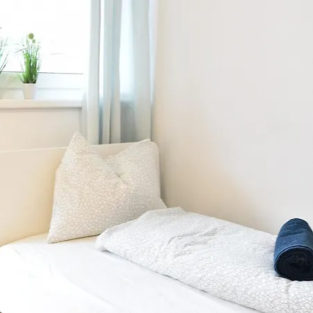 Apartment Large 6 Beds Flat Family Friendly With Private Parking