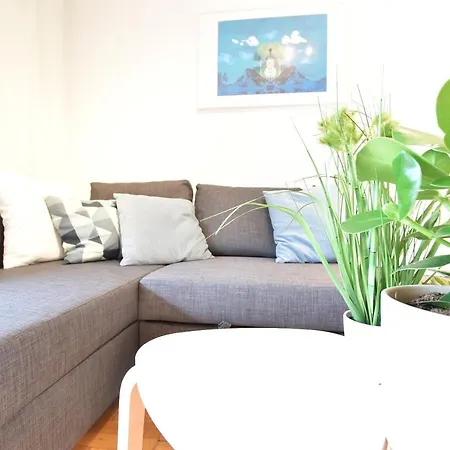 Apartment Large 6 Beds Flat Family Friendly With Private Parking